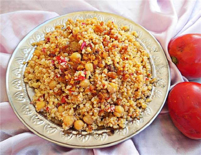 Domatesli Bulgur Pilavı Tarifi Domatesli Bulgur Pilavı