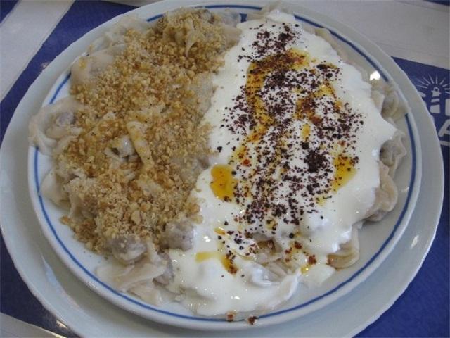 İçi Etli Hamur-Kulak Hamuru (Sinop Mantısı) Tarifi İçi Etli Hamur-Kulak Hamuru (Sinop Mantısı)