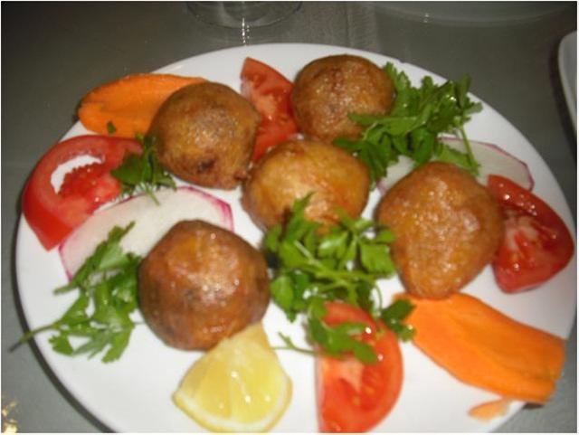 İÇLİ KÖFTE Tarifi İÇLİ KÖFTE