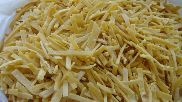 YUMURTALI ERİŞTE Tarifi YUMURTALI ERİŞTE