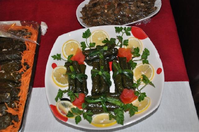 Zeytinyağlı Kara Lahana (Pancar) Sarması Tarifi Zeytinyağlı Kara Lahana (Pancar) Sarması