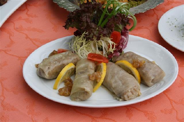 Zeytinyağlı Kestaneli Lahana Dolması Tarifi Zeytinyağlı Kestaneli Lahana Dolması